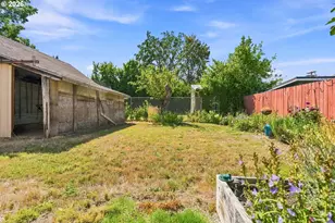 115 NW 9th St, McMinnville, OR 97128 - Photo 27