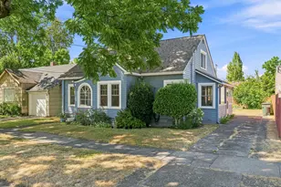 115 NW 9th St, McMinnville, OR 97128 - Photo 3