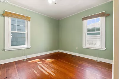 115 NW 9th St, McMinnville, OR 97128 - Photo 13