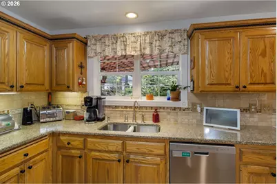 85574 Svarverud Rd, Eugene, OR 97405 - Photo 21