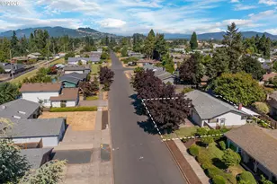 1421 Lawnridge Ave, Springfield, OR 97477 - Photo 35