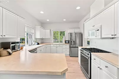 713 Heights Ave, Hood River, OR 97031 - Photo 9