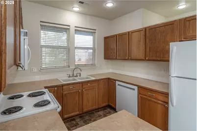 115 Silverado St, Roseburg, OR 97471 - Photo 11