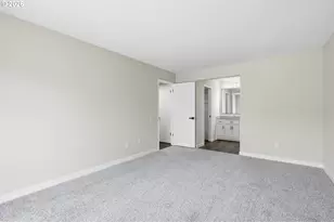 9445 SW Summerfield Dr, Tigard, OR 97224 - Photo 23