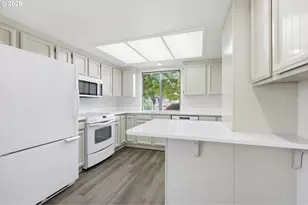 9445 SW Summerfield Dr, Tigard, OR 97224 - Photo 9