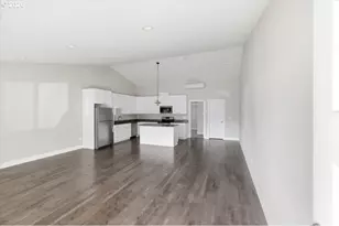 308 NW Santiam Blvd, Mill City, OR 97360 - Photo 11