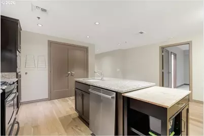 2454 NW Westover Rd #102, Portland, OR 97210 - Photo 13