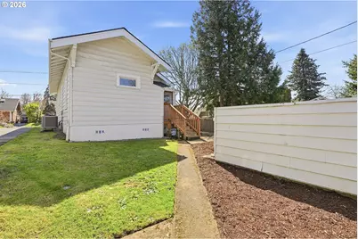 6855 NE Siskiyou St, Portland, OR 97213 - Photo 29