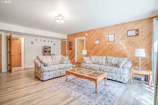 87942 Kelsie Way, Florence, OR 97439 - Photo 33