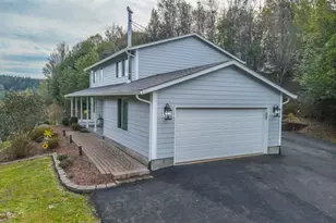 94118 Covey Ln, Coquille, OR 97423 - Photo 3