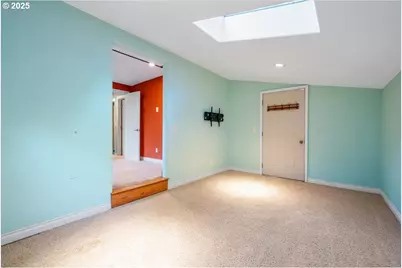 9320 SW Boones Ferry Rd, Portland, OR 97219 - Photo 19