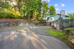 9320 SW Boones Ferry Rd, Portland, OR 97219 - Photo 31