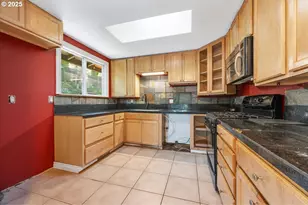 9320 SW Boones Ferry Rd, Portland, OR 97219 - Photo 11