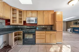 9320 SW Boones Ferry Rd, Portland, OR 97219 - Photo 13