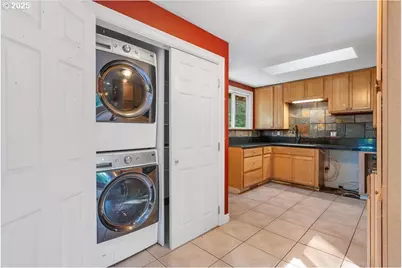 9320 SW Boones Ferry Rd, Portland, OR 97219 - Photo 15