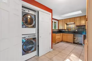 9320 SW Boones Ferry Rd, Portland, OR 97219 - Photo 15