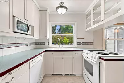 2045 N Blandena St, Portland, OR 97217 - Photo 11