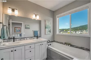 227 E Taylor Dr, Newberg, OR 97132 - Photo 15