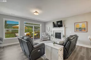 227 E Taylor Dr, Newberg, OR 97132 - Photo 9