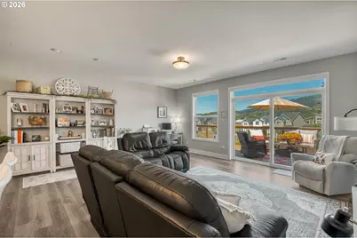 227 E Taylor Dr, Newberg, OR 97132 - Photo 11