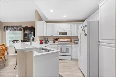 1343 NE Parkside Dr, Hillsboro, OR 97124 - Photo 9