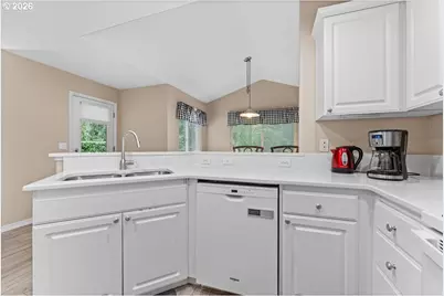 1343 NE Parkside Dr, Hillsboro, OR 97124 - Photo 11