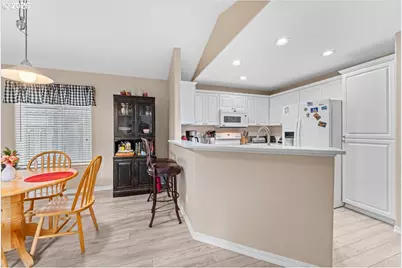 1343 NE Parkside Dr, Hillsboro, OR 97124 - Photo 13