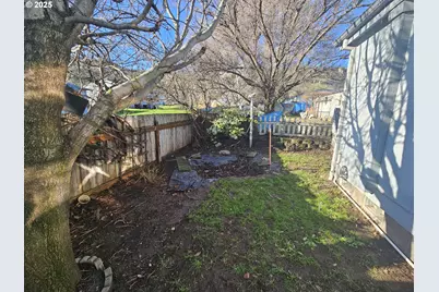 964 Home St, The Dalles, OR 97058 - Photo 5