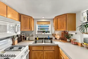 1795 28th Ct, Coos Bay, OR 97420 - Photo 7