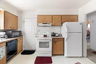 1202 21st Ave, Longview, WA 98632 - Photo 9