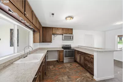 23892 Butler Rd, Elmira, OR 97437 - Photo 11