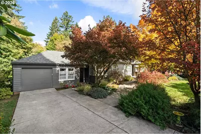 1021 SW Stephenson Ct, Portland, OR 97219 - Photo 3