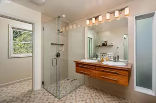 1021 SW Stephenson Ct, Portland, OR 97219 - Photo 23