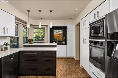 1021 SW Stephenson Ct, Portland, OR 97219 - Photo 17