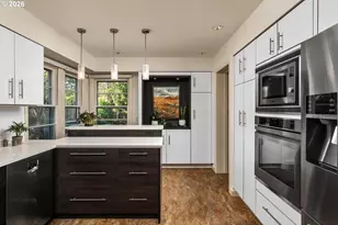 1021 SW Stephenson Ct, Portland, OR 97219 - Photo 17