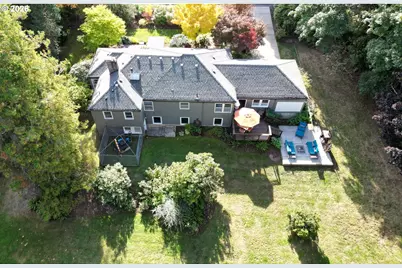 1021 SW Stephenson Ct, Portland, OR 97219 - Photo 1