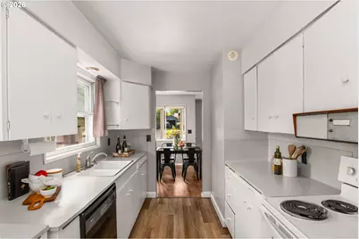 1731 NE Liberty St, Portland, OR 97211 - Photo 9