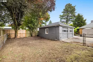 1731 NE Liberty St, Portland, OR 97211 - Photo 21