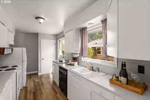 1731 NE Liberty St, Portland, OR 97211 - Photo 7