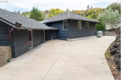 1397 SE Reservoir Ave, Roseburg, OR 97470 - Photo 31