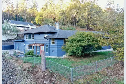 1397 SE Reservoir Ave, Roseburg, OR 97470 - Photo 3