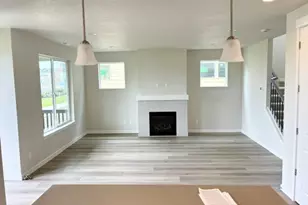 8574 SE Bobcat Ln, Hillsboro, OR 97123 - Photo 5