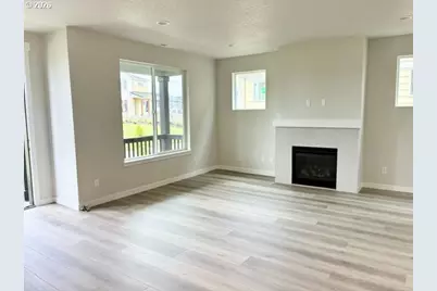 8574 SE Bobcat Ln, Hillsboro, OR 97123 - Photo 3