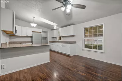 1000 S McKern Ct #10, Newberg, OR 97132 - Photo 11