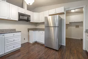 1000 S McKern Ct, Newberg, OR 97132 - Photo 7