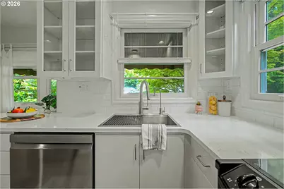 2540 SW 76th Ave, Portland, OR 97225 - Photo 9