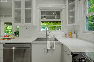 2540 SW 76th Ave, Portland, OR 97225 - Photo 9