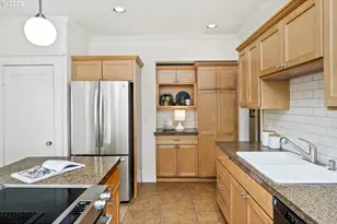 2136 SE Grant St, Portland, OR 97214 - Photo 15