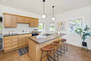 2136 SE Grant St, Portland, OR 97214 - Photo 11