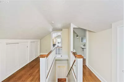2136 SE Grant St, Portland, OR 97214 - Photo 31